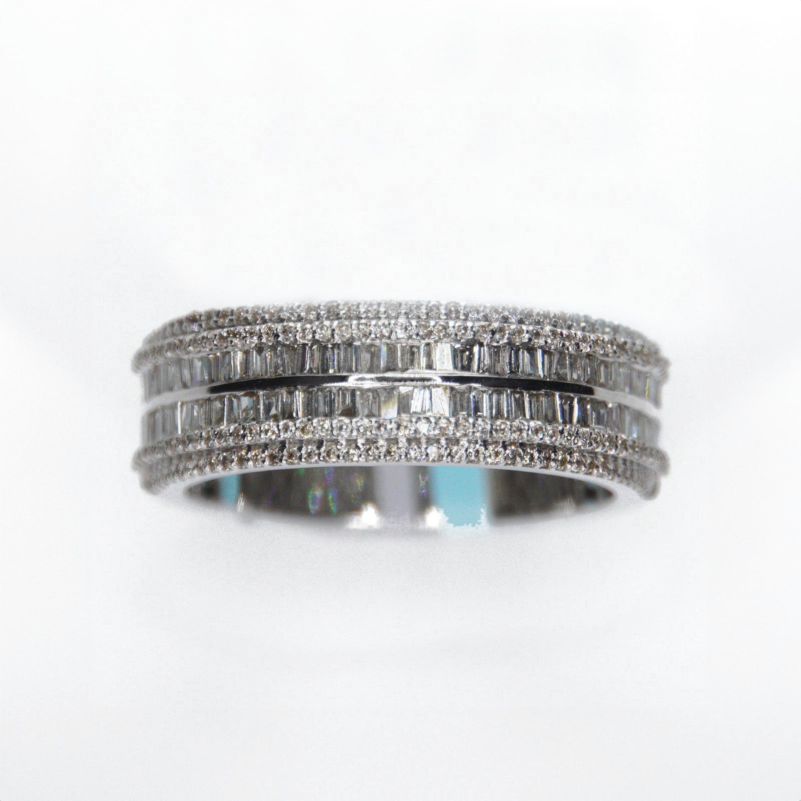 10k Solid Gold Lab Diamond Single-Row Baguette Band