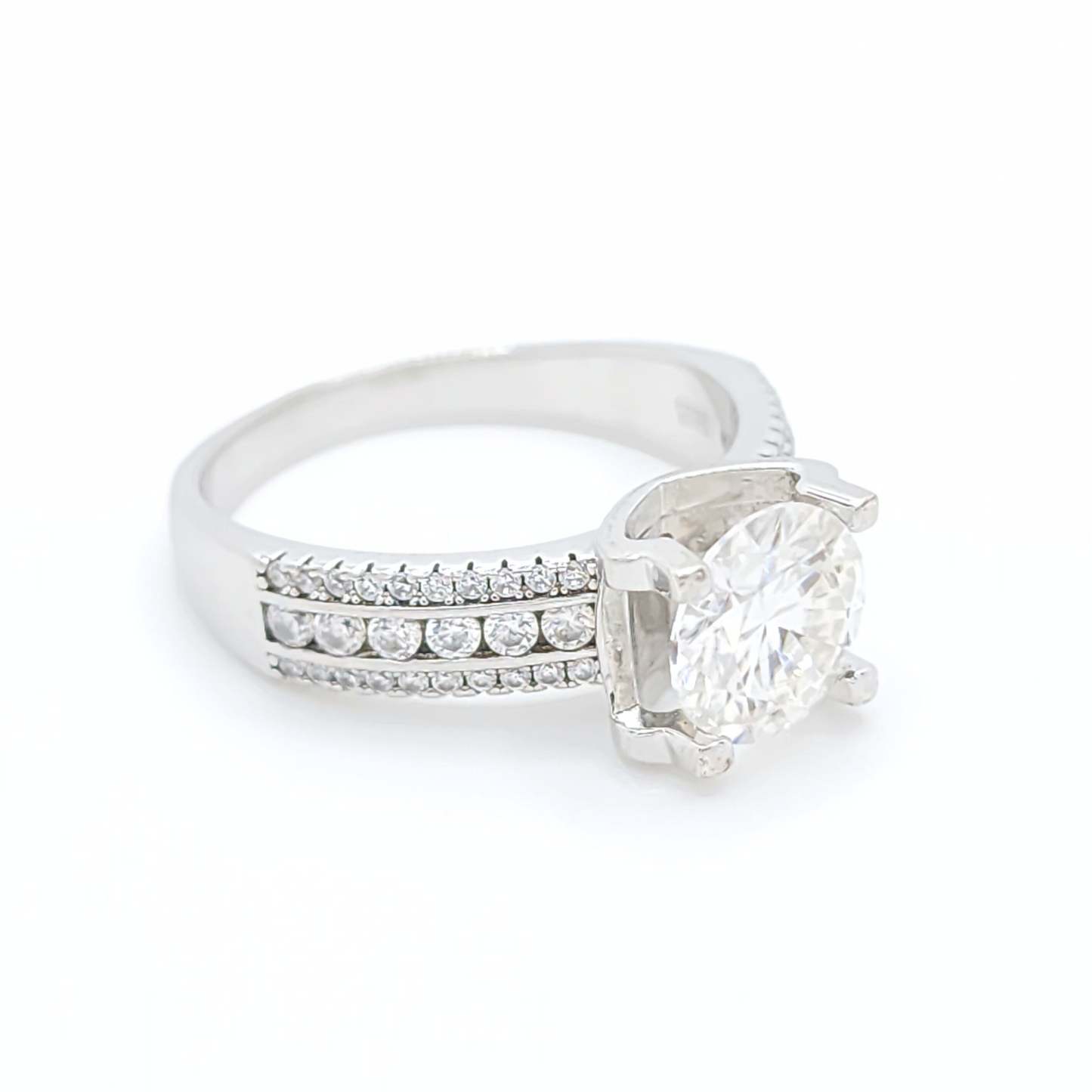 2ct Moissanite Round Cut Engagement Ring