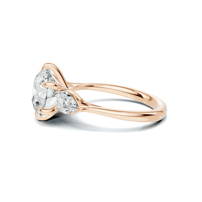 Luxe Elegant Three Stone Ring