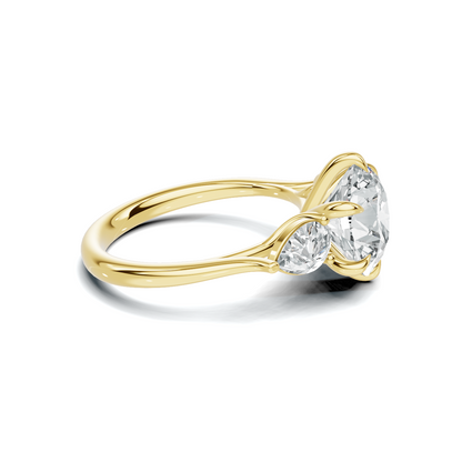 Luxe Elegant Three Stone Ring