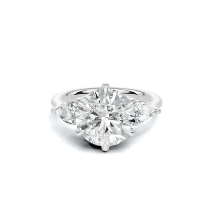 Luxe Elegant Three Stone Ring