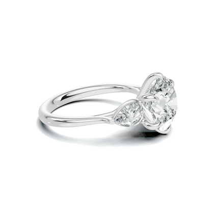 Luxe Elegant Three Stone Ring