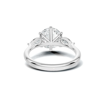 Luxe Elegant Three Stone Ring