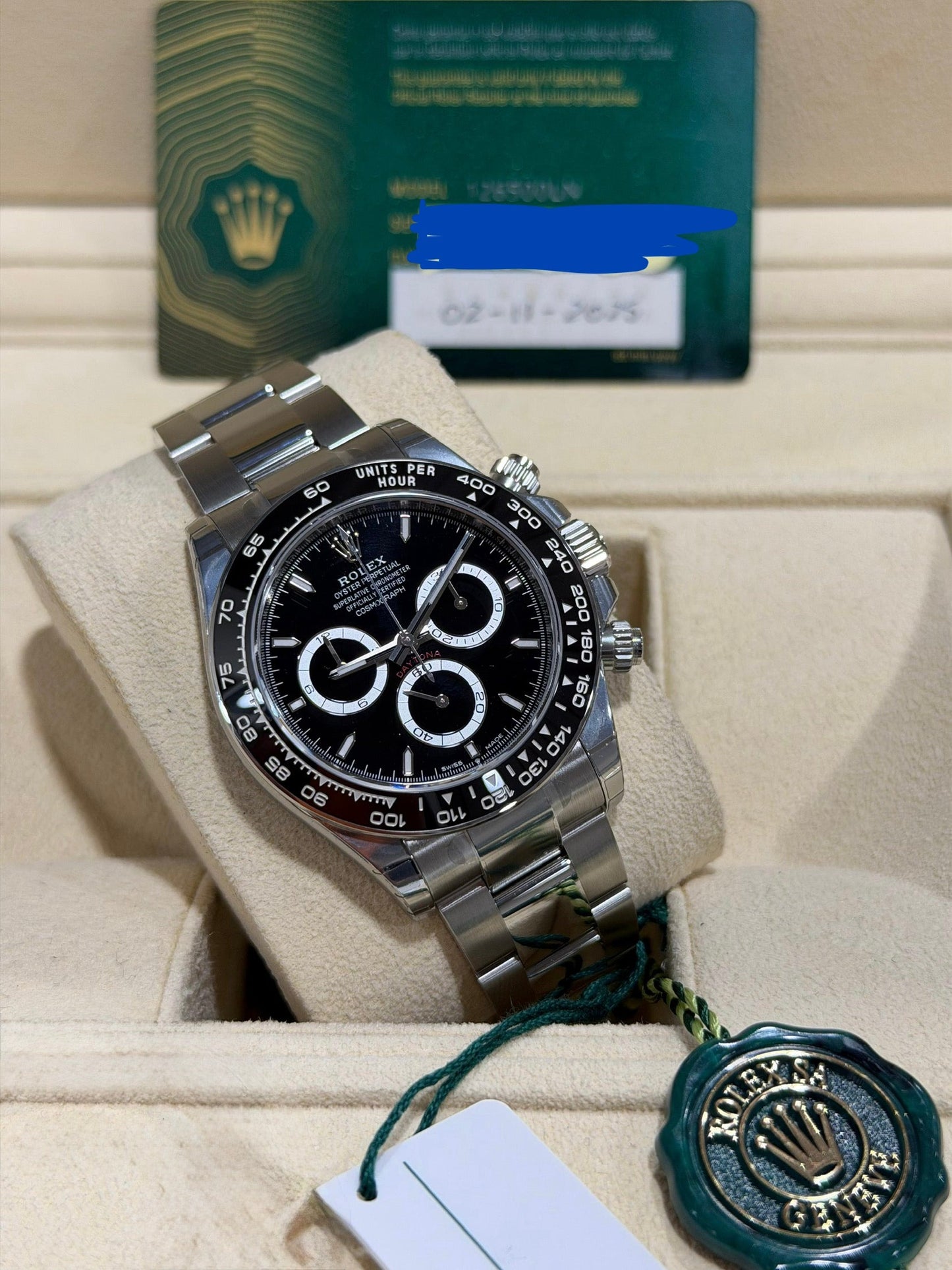 ROLEX COSMOGRAPH DAYTONA 40MM – BLACK CERAMIC OYSTER